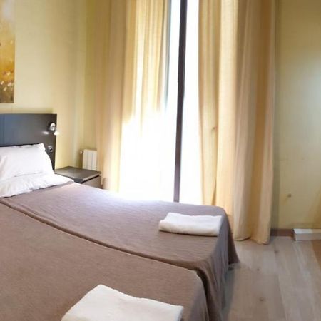 Hostal Baires Барселона Екстериор снимка