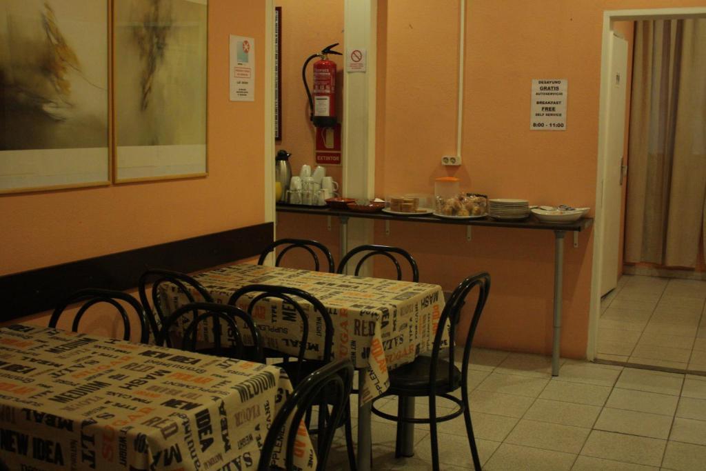 Hostal Baires Барселона Екстериор снимка