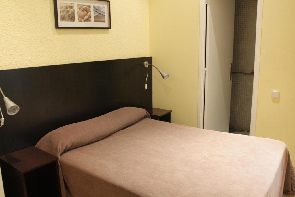 Hostal Baires Барселона Екстериор снимка